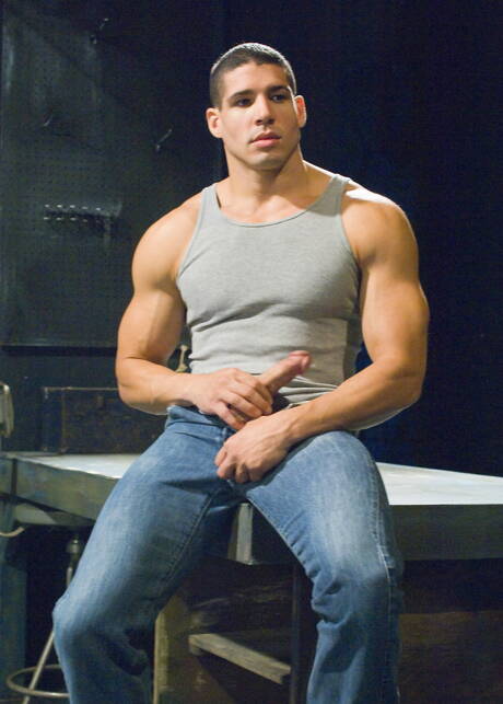 American hunk Kyle King and  Tony Mecelli fuck ass after sucking