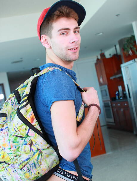 Muscular Nick Steele fuck after dick sucking in the kitchen