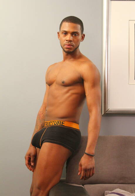 Hot guys Kiern Duecan, Jin Powers and Krave Moore in hard interracial 3some sex