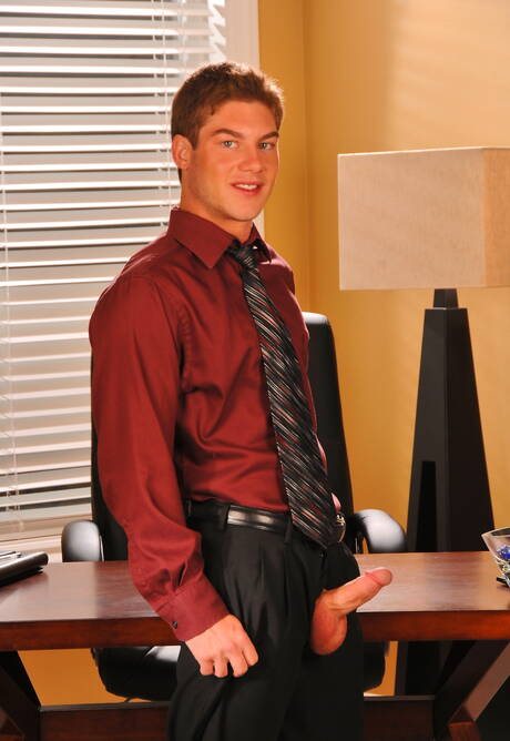 American beefcake Vance Crawford teasing his cock