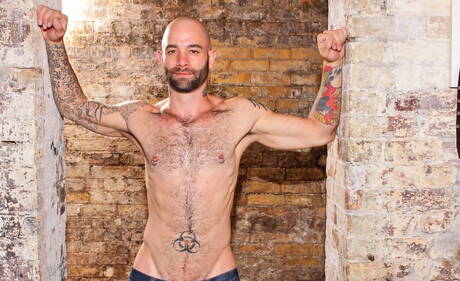 Canadian gay bear Sam Swift and ebony husky guy Race Cooper make an interracial love