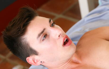 Two american dudes well-built Casey More and beefcake Anthony Verusso fuck ass after sucking at pool