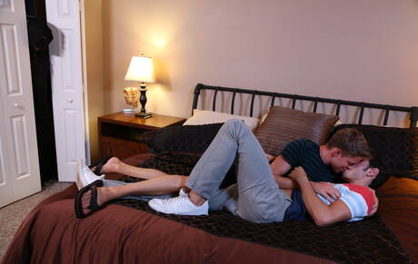 Twink Brett Cox and pretty boy Andrew Doncaster fuck after dick sucking