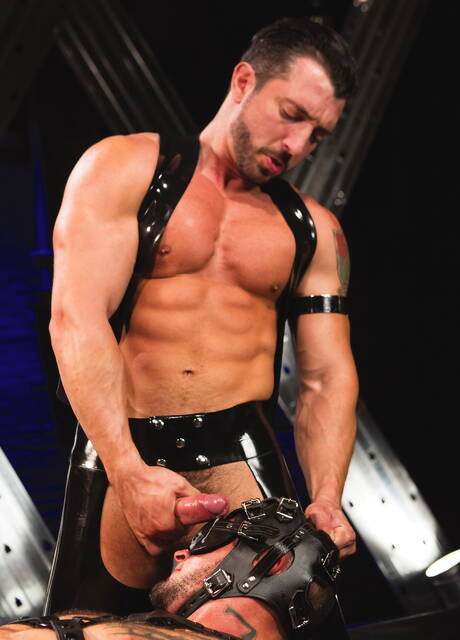 Latin strongman Jimmy Durano and american muscular Seven Dixon sucking and fucking each other