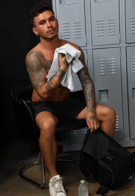 Nice american guys hunky guy Seth Knight and superstud Sean Maygers fuck ass after sucking dick