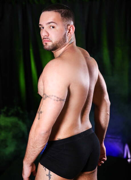 Hot americans, superstud Darin Silvers and muscular Julian Knowles sucking and screwing each other