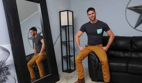 American pornstars bodybuilder Braden Charron and hairy stud Jimmy Fanz in hot ass bang