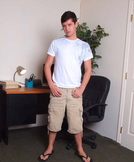 Pretty american boys husky guy Evan Mercy and beautiful boy Chase Young sucking and screwing each other