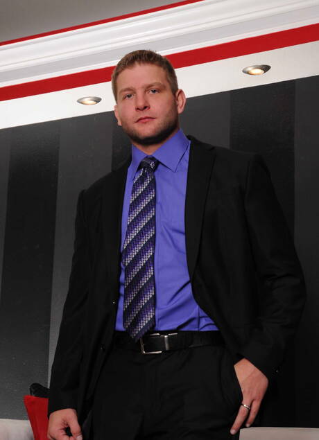 Sexy guys Connor Maguire, Colby Jansen and Mike De Marko in hard threesome sex