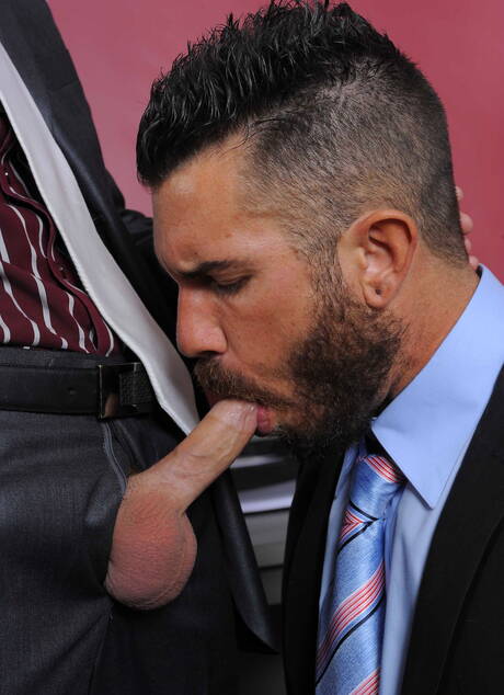 Sexy americans, strong bull Cavin Knight and strong bull Damien Stone have anal sex