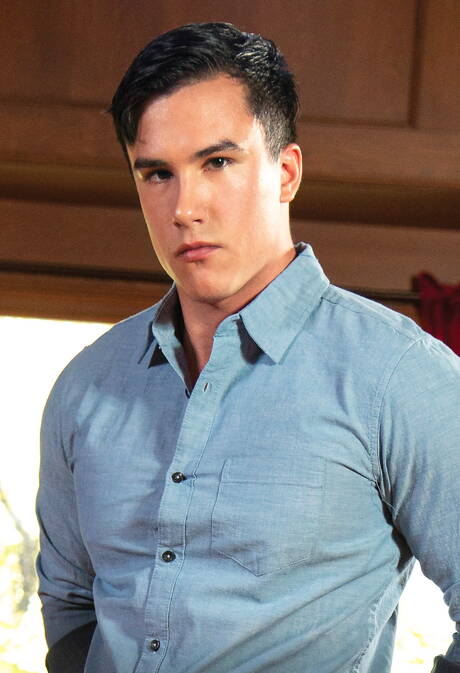 Hot buddies Brandon Wilde, Tyson Rush and Trevor Miller in threesome fisting action