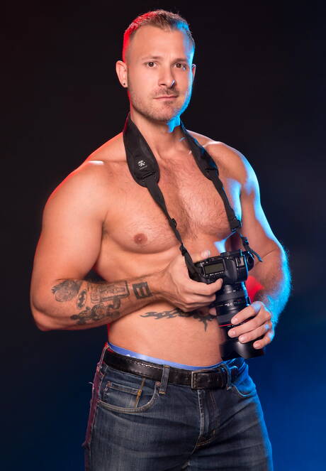 Shameless buddies Austin Wolf, Gabriel Cross and Alexander Volkov in hot groupsex