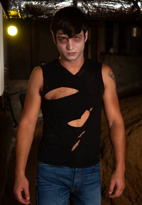 Nice american buddies husky guy Aspen and strongman Elliot Finn in hot ass bang