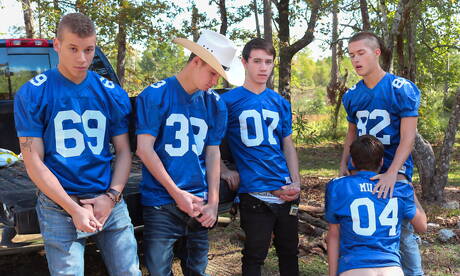 Twink Outdoor Pics