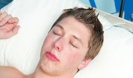 Two american guys young dude Wade Christianson and twink Ashton Rush fuck ass after sucking cock