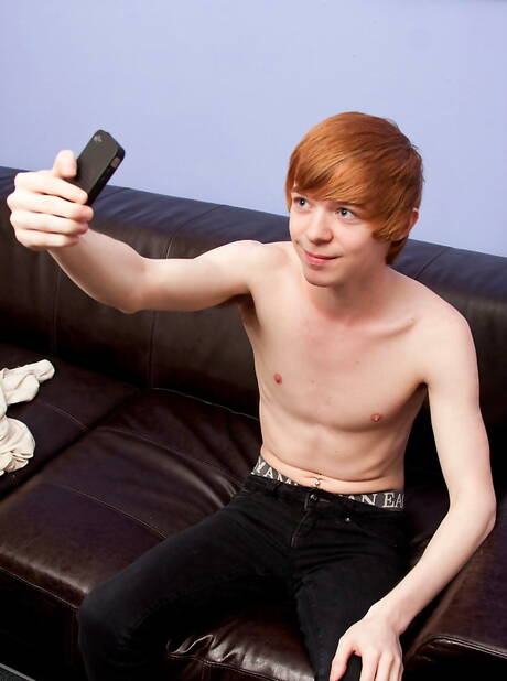 American pretty boy Skyelr Bleu and beautiful boy Blake Knightly in hot homosexual action