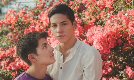 Latino pretty boy Aiden Garcia and american young Angel Rivera shows a beautiful body outdoor