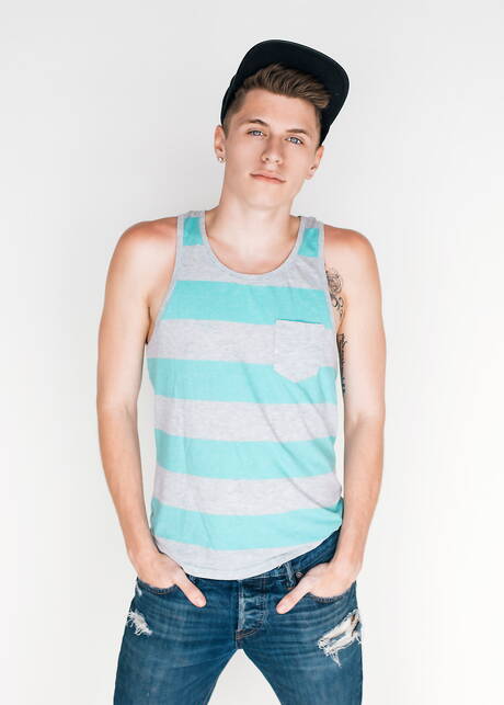 Twink Undressing Pics