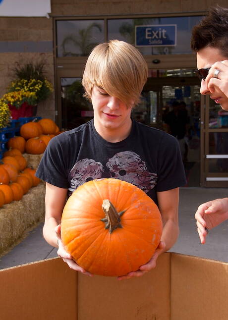 Max, Luke Allen, Kyle, Roman Daniels in hot suck and fuck scene outside