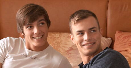 Sexy Helmut Huxley, Hoyt Kogan and Phillipe Gaudin have a good threesome sex