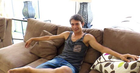 Czech twink Tim Campbell masturbating in bath