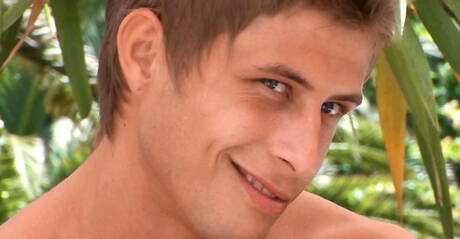 Czech hunky guy Jack Harrer and hungarian stud Joel Birkin in blowjob scene outside