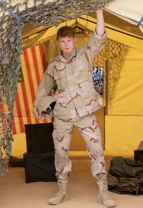 American beefy Dalton Riley and canadian hunky guy Max Lorde have a hot sex