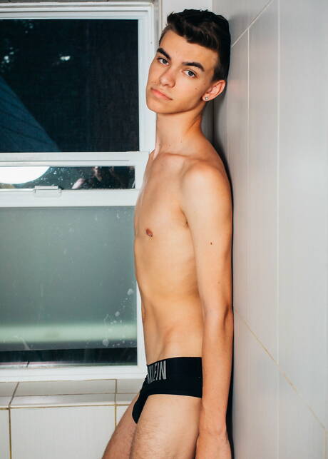 Gay Twinks Pics
