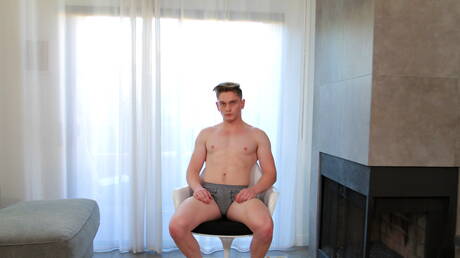 American superstud Jay Tee and italian bear Marco Napoli have a good oral sex