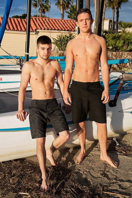 Twink Undressing Pics