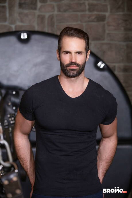 Latin bodybuilder Pietro Duarte and spanish bear Dani Robles have a good anal sex