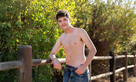 American pretty boy Troye Dean and hot twink Jake Preston in hot homosexual action outdoor