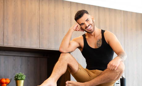 Latino tough guy Pol Prince and portuguese hairy bear Sir Peter drilling an ass with fisting