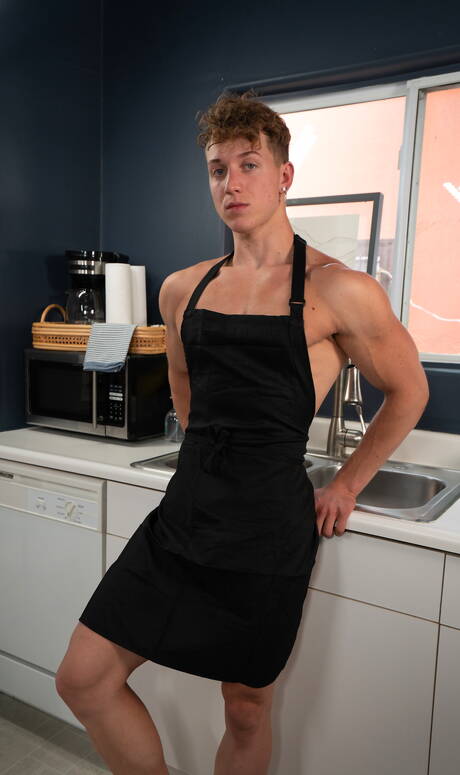 American well-built Felix Fox and  Slim Saint have a good interracial sex in kitchen