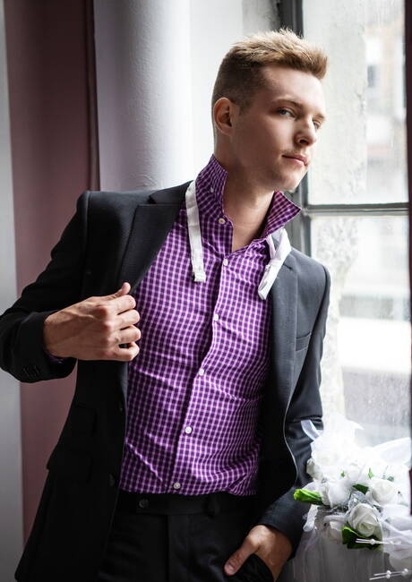 American husky guy Alex Mecum and canadian young dude Benjamin Blue have anal sex