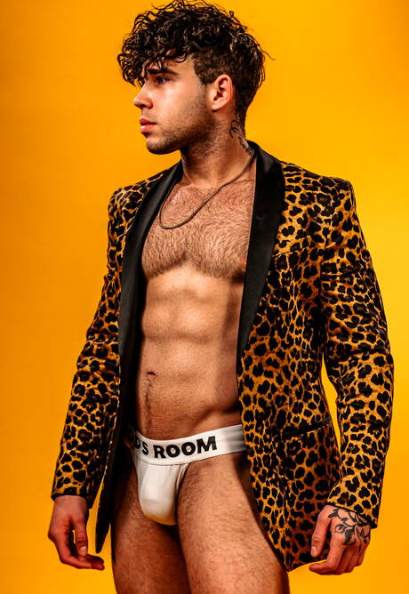 Pretty american guys strong bull Joseph Castlian and otter Julian Brady banged each other at the pool