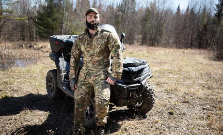 Canadian hot bear Markus Kage and french otter Olivier Robert fuck ass after sucking dick outside