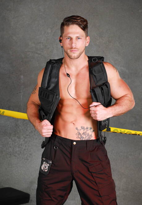 Sexy americans, well-built Roman Todd and young Carter Delrey in hot anal sex