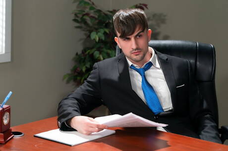 Sexy trio Ella Reese, Mason Lear and Bentley Layne have a good threesome bi sex