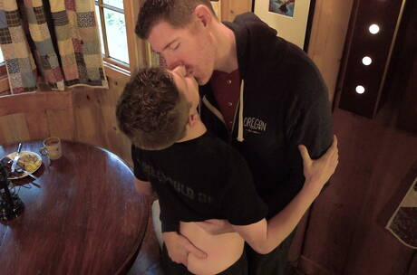 American pornstars beefcake Legrand Wolf and twink Felix Maze have anal sex