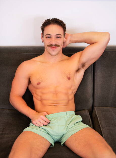 Dale and american bull Kyle Fletcher have a hot sex