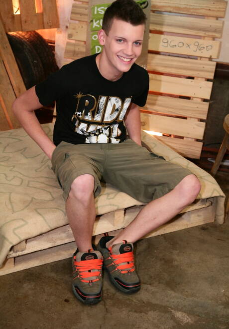 Beautiful boy Alex Granger and beautiful buddy Robin Snoyer drilling an ass