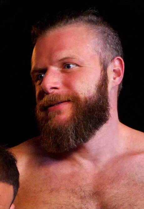 Muscle guys Ricky Larkin, Leo Forte and Brian Bonds in bdsm threesome fuck