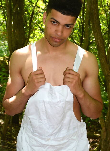 English young boy Jaye Elektra and stud Jayden Middleton fuck ass after blowjob outdoor