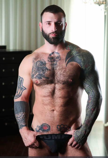 Canadian gay bear Markus Kage and american beefy Pierce Paris drilling an ass