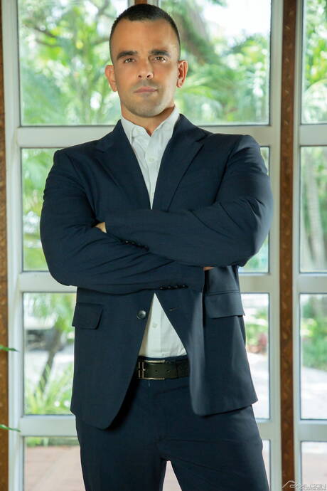 American husky guy Damien Crosse and brazilian husky guy Diego Sans sucking and fucking each other at pool