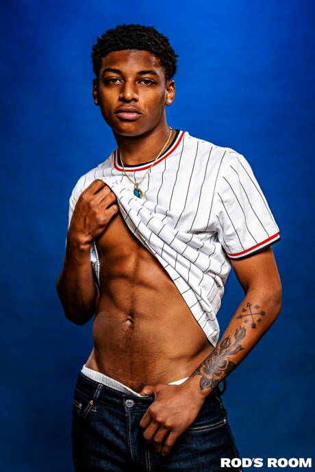 Two american guys husky guy Ty Santana and beefcake Justin Matthews in hot interracial ass fuck action outside