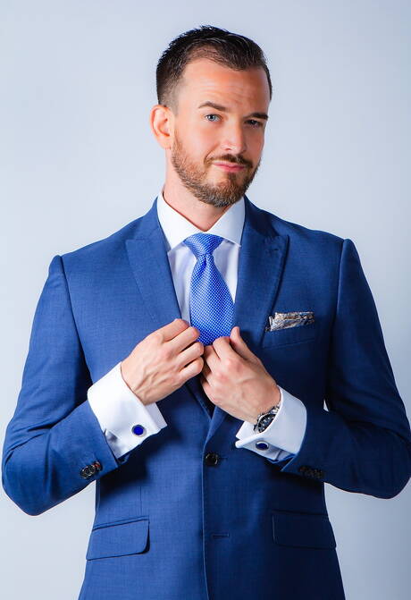 Well-built Damon Heart and beefy Franky Fox drilling an ass