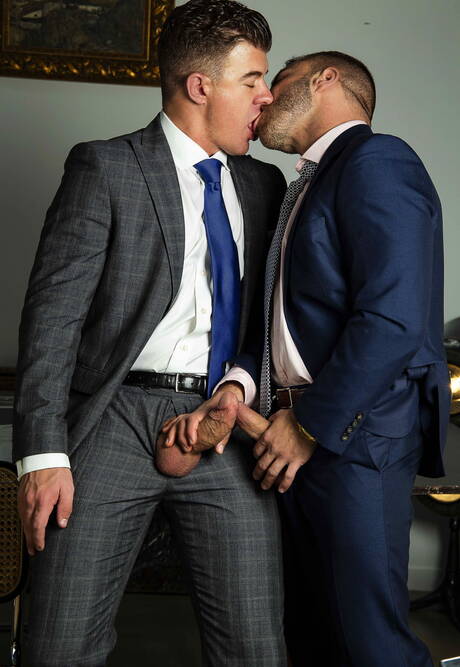 Spanish muscular Diego Reyes and american tough guy Jj Knight in hot ass fuck action