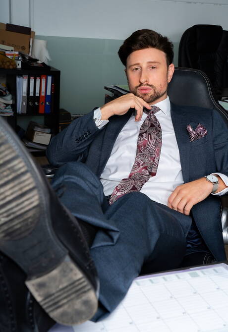 Strongman Drew Dixon and hunky guy Justin Jett in hot anal sex